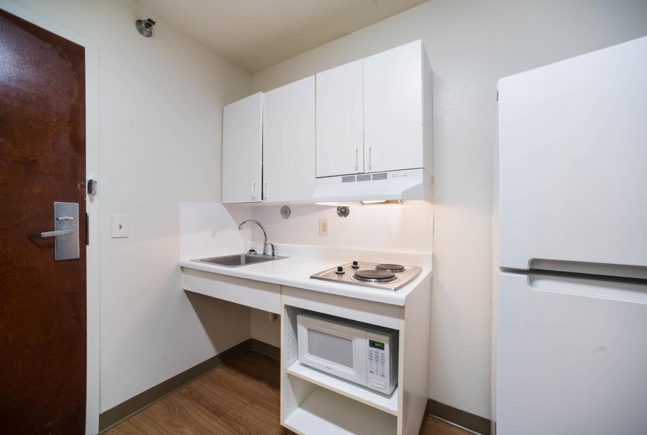 Hometowne Studios By Red Roof St. Louis - Airport/N Lindbergh Hazelwood Extérieur photo