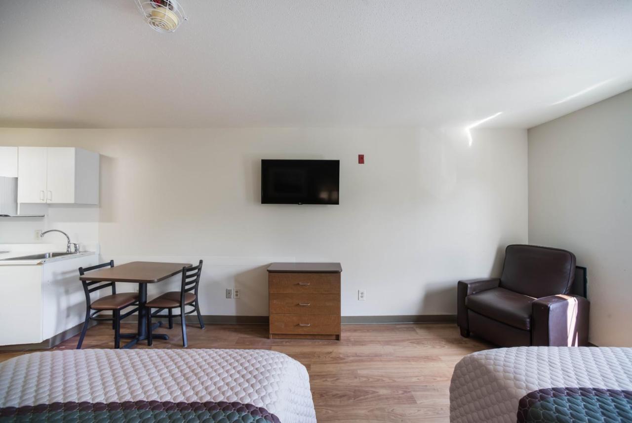 Hometowne Studios By Red Roof St. Louis - Airport/N Lindbergh Hazelwood Extérieur photo