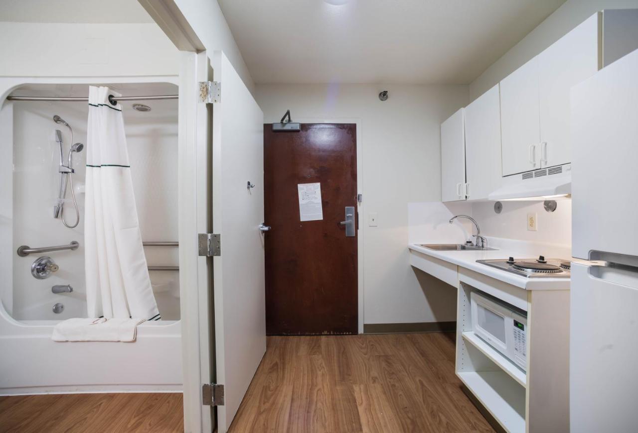 Hometowne Studios By Red Roof St. Louis - Airport/N Lindbergh Hazelwood Extérieur photo